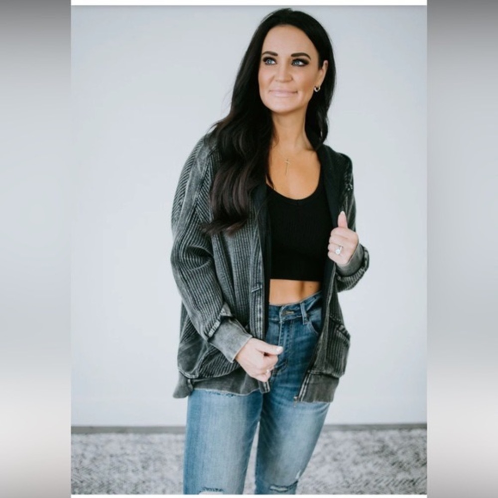 Chelsea DeBoer oversized jacket